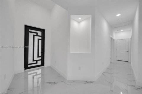 Casa en venta en Lehigh Acres, Florida, 3 dormitorios № 1842808 - foto 4