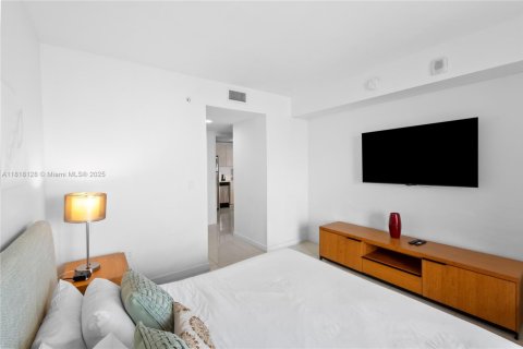 Купить кондоминиум в Халландейл-Бич, Флорида 2 спальни, 94.76м2, № 1939469 - фото 15