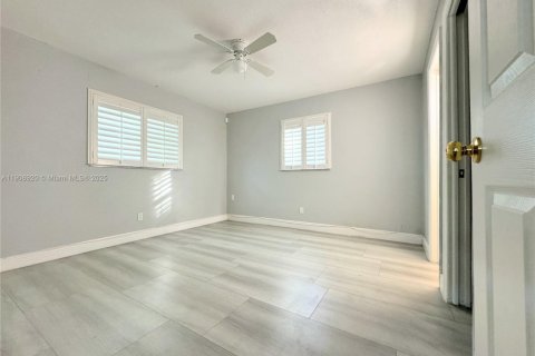 Villa ou maison à vendre à Pompano Beach, Floride: 2 chambres, 123.65 m2 № 1964707 - photo 11