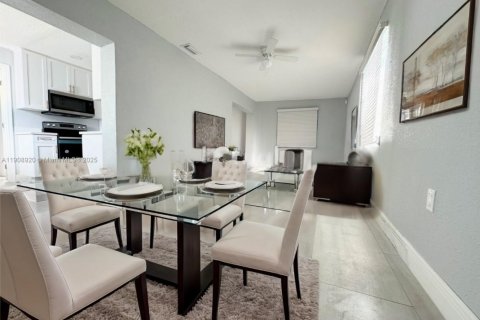 Villa ou maison à vendre à Pompano Beach, Floride: 2 chambres, 123.65 m2 № 1964707 - photo 18