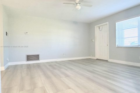 Villa ou maison à vendre à Pompano Beach, Floride: 2 chambres, 123.65 m2 № 1964707 - photo 4