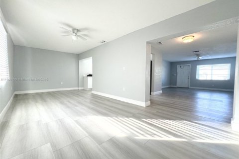 Villa ou maison à vendre à Pompano Beach, Floride: 2 chambres, 123.65 m2 № 1964707 - photo 8