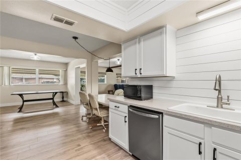 Villa ou maison à vendre à Clermont, Floride: 4 chambres, 256.04 m2 № 2197168 - photo 7