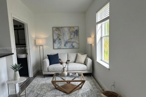 Condo in Miami Beach, Florida  № 2043521 - photo 6