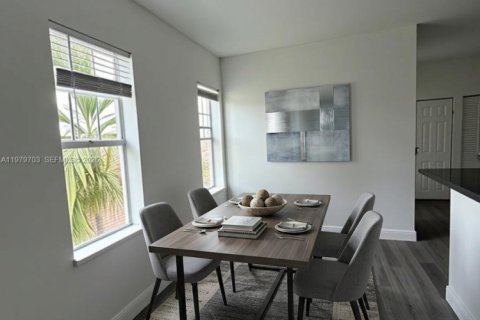 Condo in Miami Beach, Florida  № 2043521 - photo 7