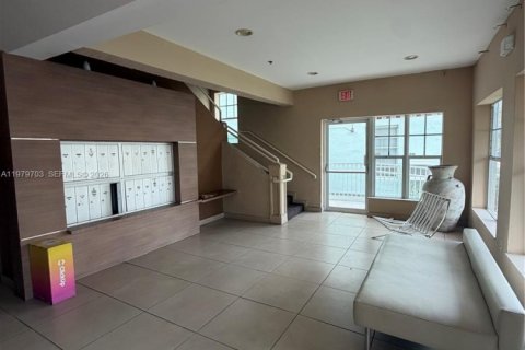 Condo in Miami Beach, Florida  № 2043521 - photo 14