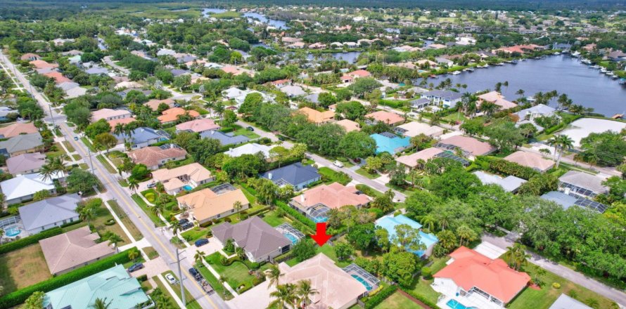 Casa en Jupiter, Florida 3 dormitorios, 259.2 m2 № 1104734
