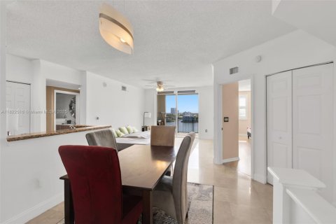 Condo in Sunny Isles Beach, Florida, 3 bedrooms  № 1785842 - photo 10
