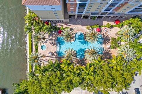 Condo in Sunny Isles Beach, Florida, 3 bedrooms  № 1785842 - photo 4