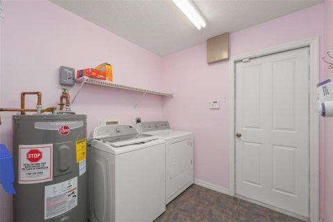 House in Lake Panasoffkee, Florida 2 bedrooms, 142.33 sq.m. № 1854190 - photo 26