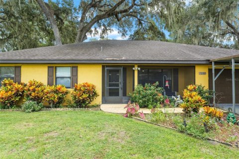 House in Lake Panasoffkee, Florida 2 bedrooms, 142.33 sq.m. № 1854190 - photo 6