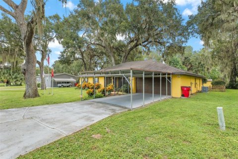 House in Lake Panasoffkee, Florida 2 bedrooms, 142.33 sq.m. № 1854190 - photo 5