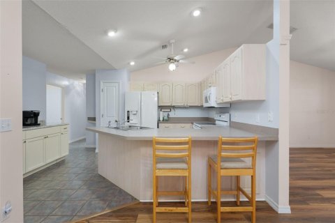 House in Lake Panasoffkee, Florida 2 bedrooms, 142.33 sq.m. № 1854190 - photo 13