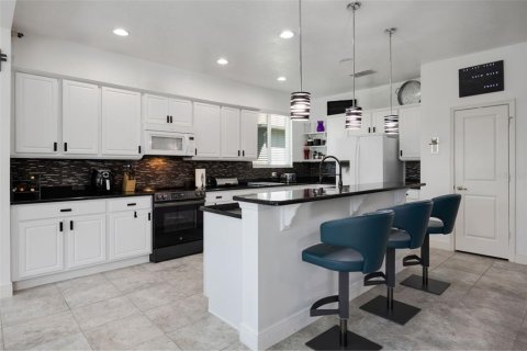 Casa en venta en Orlando, Florida, 4 dormitorios, 231.79 m2 № 1659870 - foto 14