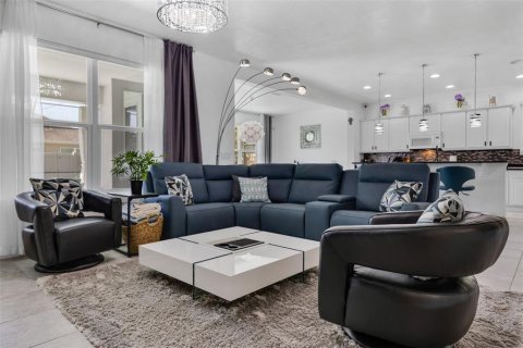 Casa en venta en Orlando, Florida, 4 dormitorios, 231.79 m2 № 1659870 - foto 12
