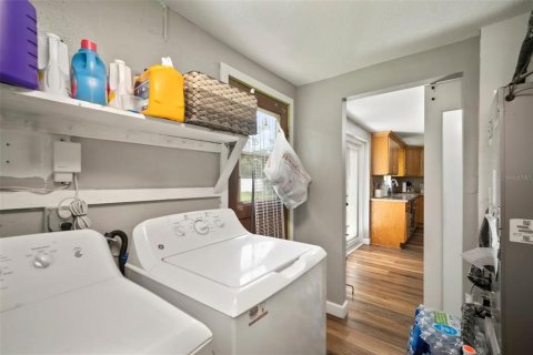 House in Valrico, Florida 3 bedrooms, 111.67 sq.m. № 1796668 - photo 9