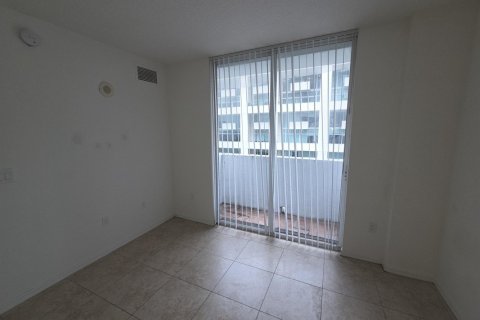 Condo in Miami, Florida, 1 bedroom  № 2399629 - photo 20
