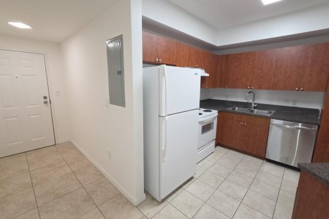Condo in Miami, Florida, 1 bedroom  № 2399629 - photo 10