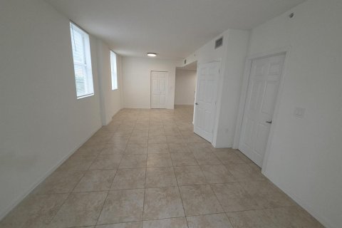 Condo in Miami, Florida, 1 bedroom  № 2399629 - photo 22