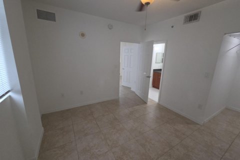 Condo in Miami, Florida, 1 bedroom  № 2399629 - photo 21