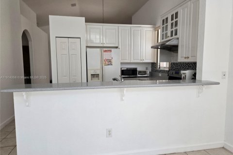 Купить виллу или дом в Дорал, Флорида 3 спальни, 148.18м2, № 1970130 - фото 4