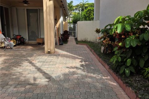 Купить виллу или дом в Дорал, Флорида 3 спальни, 148.18м2, № 1970130 - фото 19