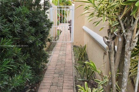 Купить виллу или дом в Дорал, Флорида 3 спальни, 148.18м2, № 1970130 - фото 14