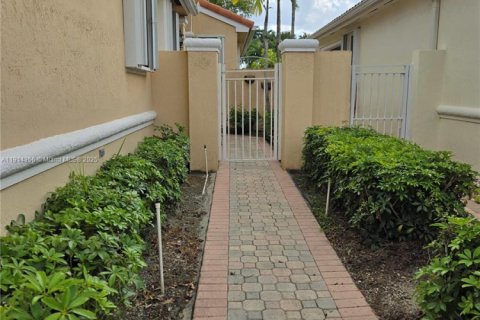 Купить виллу или дом в Дорал, Флорида 3 спальни, 148.18м2, № 1970130 - фото 13