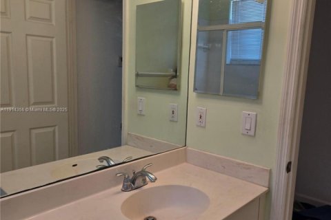 Купить виллу или дом в Дорал, Флорида 3 спальни, 148.18м2, № 1970130 - фото 18