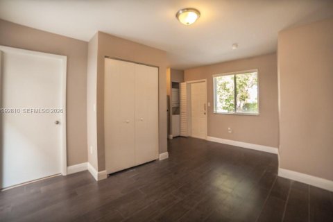 Appartement à louer à Miami, Floride № 2377177 - photo 2