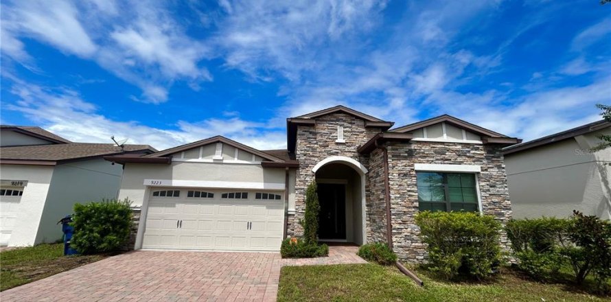 Casa en Groveland, Florida 4 dormitorios, 174.01 m2 № 1903230