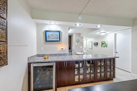 Condo in Pembroke Pines, Florida, 2 bedrooms  № 1705067 - photo 16