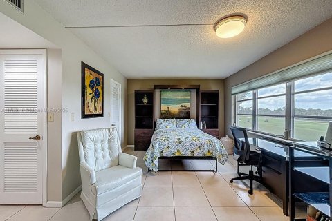 Condo in Pembroke Pines, Florida, 2 bedrooms  № 1705067 - photo 18