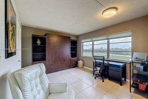 Condo in Pembroke Pines, Florida, 2 bedrooms  № 1705067 - photo 20