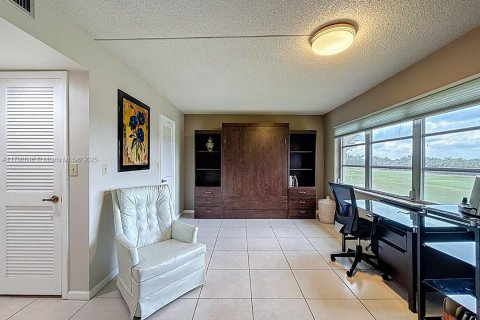 Condo in Pembroke Pines, Florida, 2 bedrooms  № 1705067 - photo 19