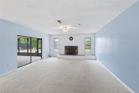 House in Tampa, Florida 4 bedrooms, 232.81 sq.m. № 2210433 - photo 12