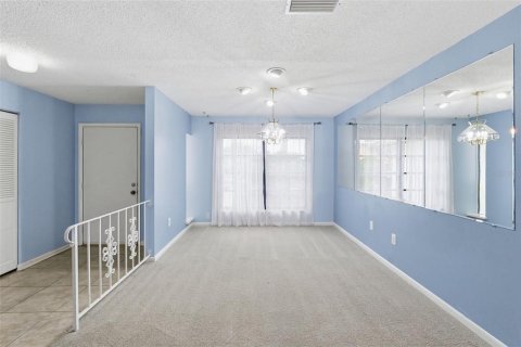 House in Tampa, Florida 4 bedrooms, 232.81 sq.m. № 2210433 - photo 10