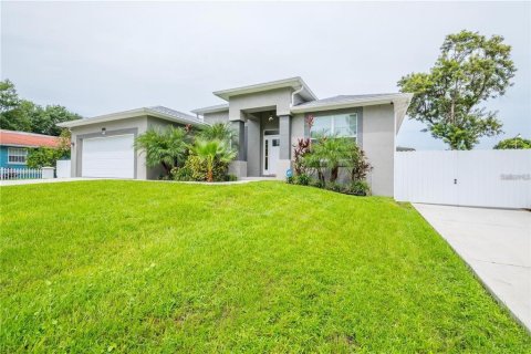 Villa ou maison à vendre à Tampa, Floride: 4 chambres, 234.49 m2 № 2149223 - photo 2