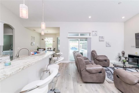 Villa ou maison à vendre à Tampa, Floride: 4 chambres, 234.49 m2 № 2149223 - photo 6