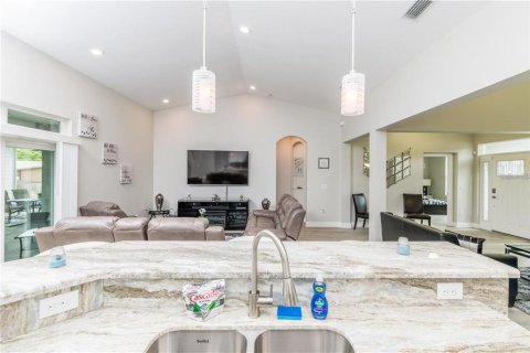 Villa ou maison à vendre à Tampa, Floride: 4 chambres, 234.49 m2 № 2149223 - photo 9