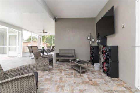 Villa ou maison à vendre à Tampa, Floride: 4 chambres, 234.49 m2 № 2149223 - photo 14