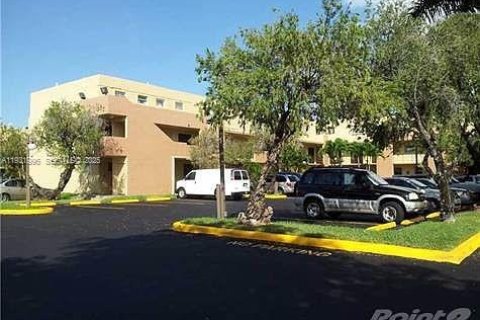 Купить кондоминиум в Майами, Флорида 2 спальни, 112.04м2, № 1990634 - фото 2