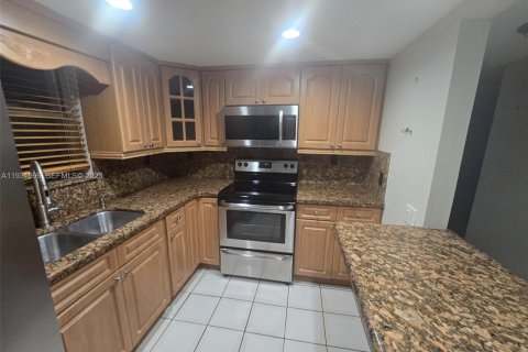 Купить кондоминиум в Майами, Флорида 2 спальни, 112.04м2, № 1990634 - фото 3