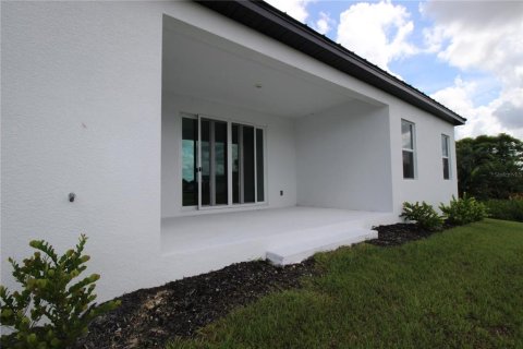 Casa en venta en Punta Gorda, Florida, 4 dormitorios, 194.35 m2 № 2207121 - foto 3