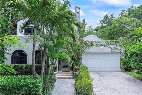 House in Miami, Florida 5 bedrooms, 292.27 sq.m. № 1840853 - photo 1