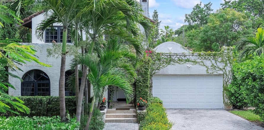 House in Miami, Florida 5 bedrooms, 292.27 sq.m. № 1840853