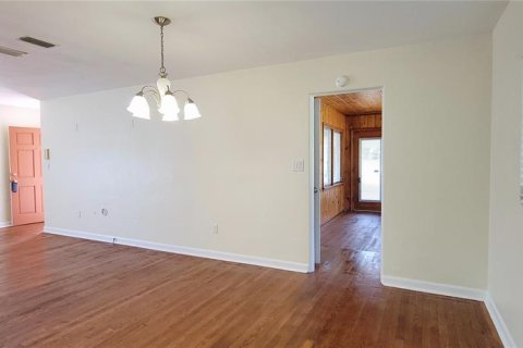 House in Orange City, Florida 2 bedrooms, 106.56 sq.m. № 1724021 - photo 9