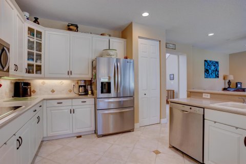 House in Boca Raton, Florida 4 bedrooms, 332.78 sq.m. № 2251531 - photo 9