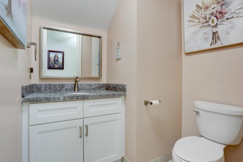 House in Boca Raton, Florida 4 bedrooms, 332.78 sq.m. № 2251531 - photo 20