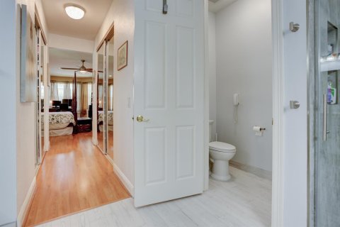 House in Boca Raton, Florida 4 bedrooms, 332.78 sq.m. № 2251531 - photo 19